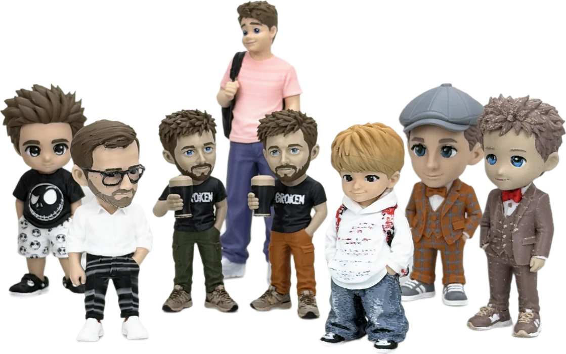 Ряд фигурок разных людей
