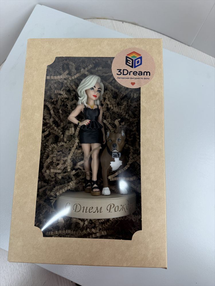 Фигурка в крафтовой коробке с окошком и наклейкой 3Dream